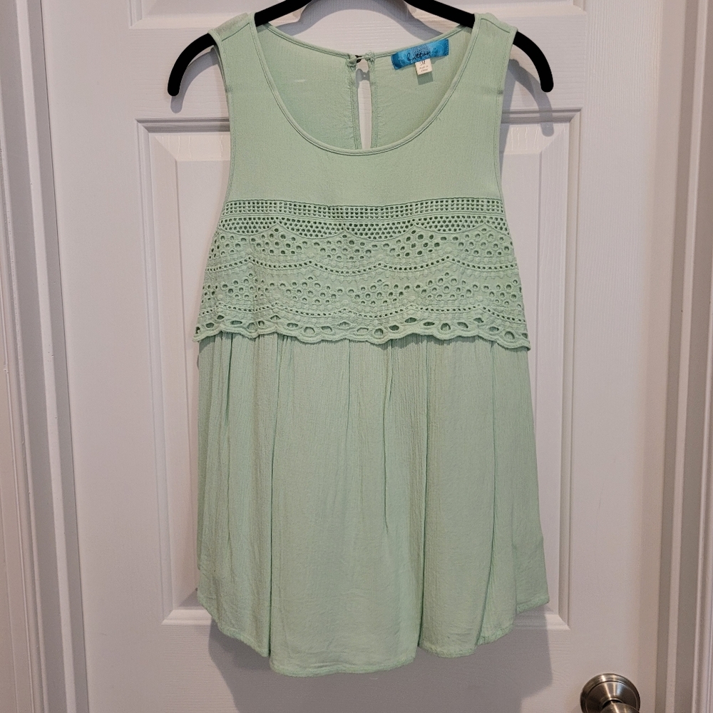 Boutique-Purchased Buttons Flowy Top